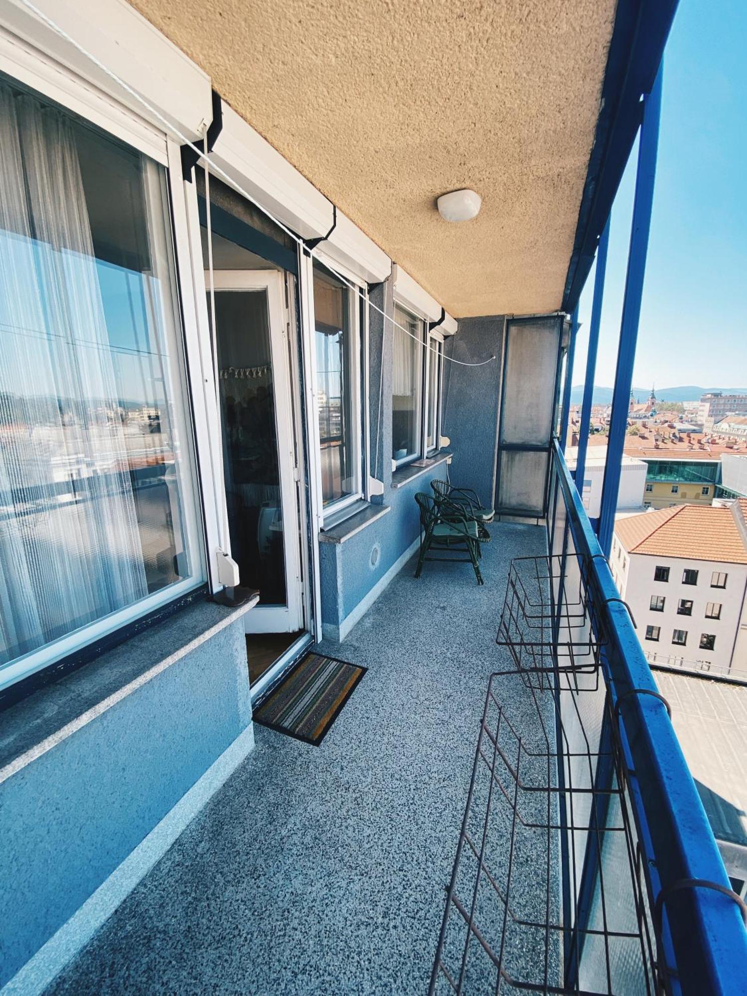 Center With A Castle View, Parking Apartment *