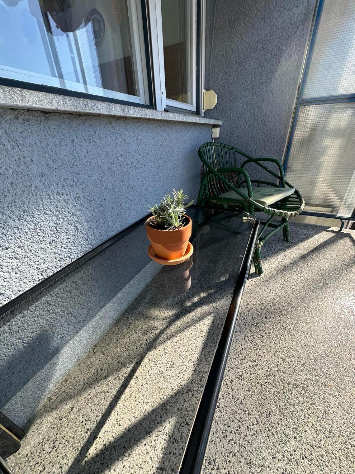 Center With A Castle View, Parking Apartment