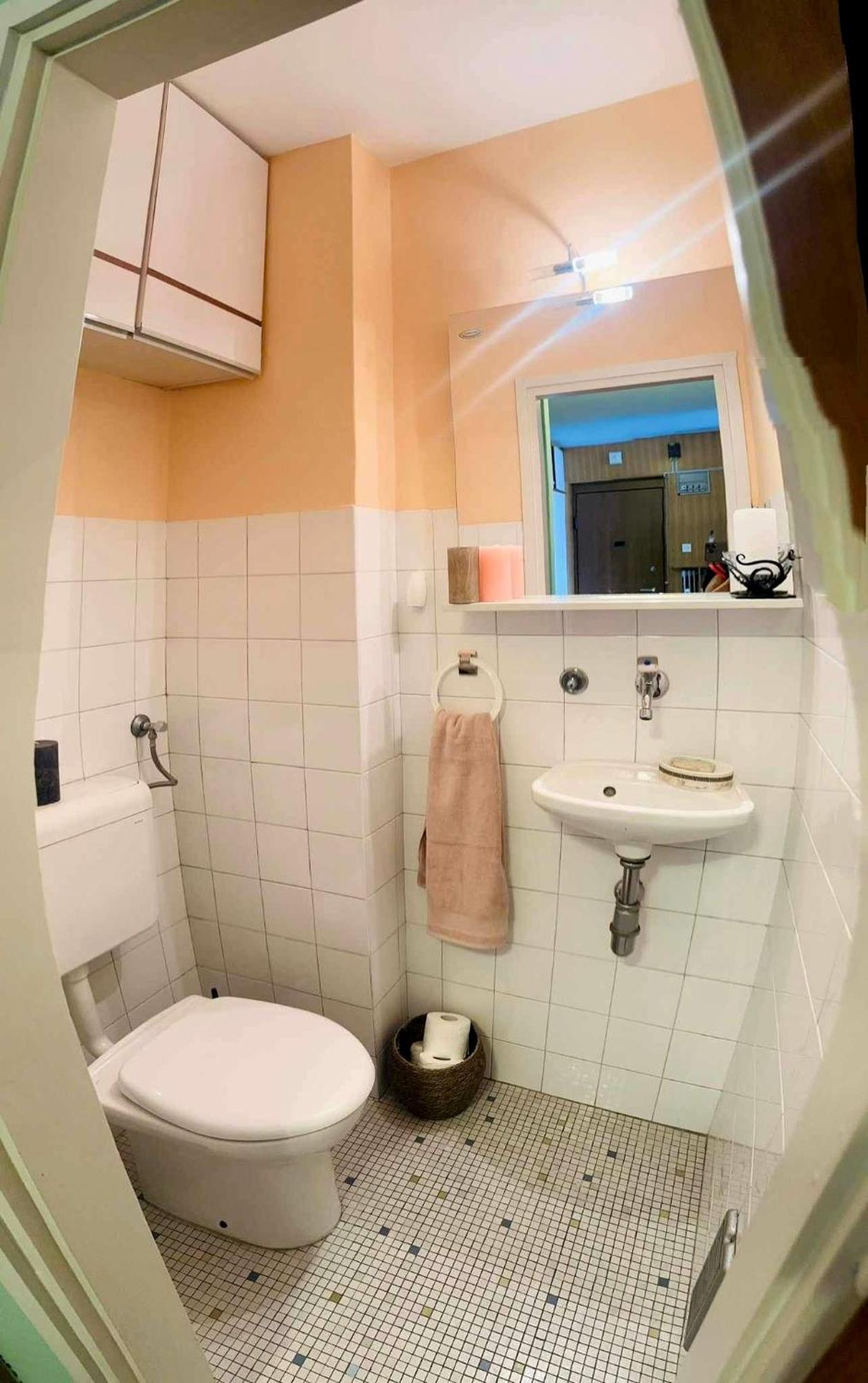 Apartment Center With A Castle View, Parking