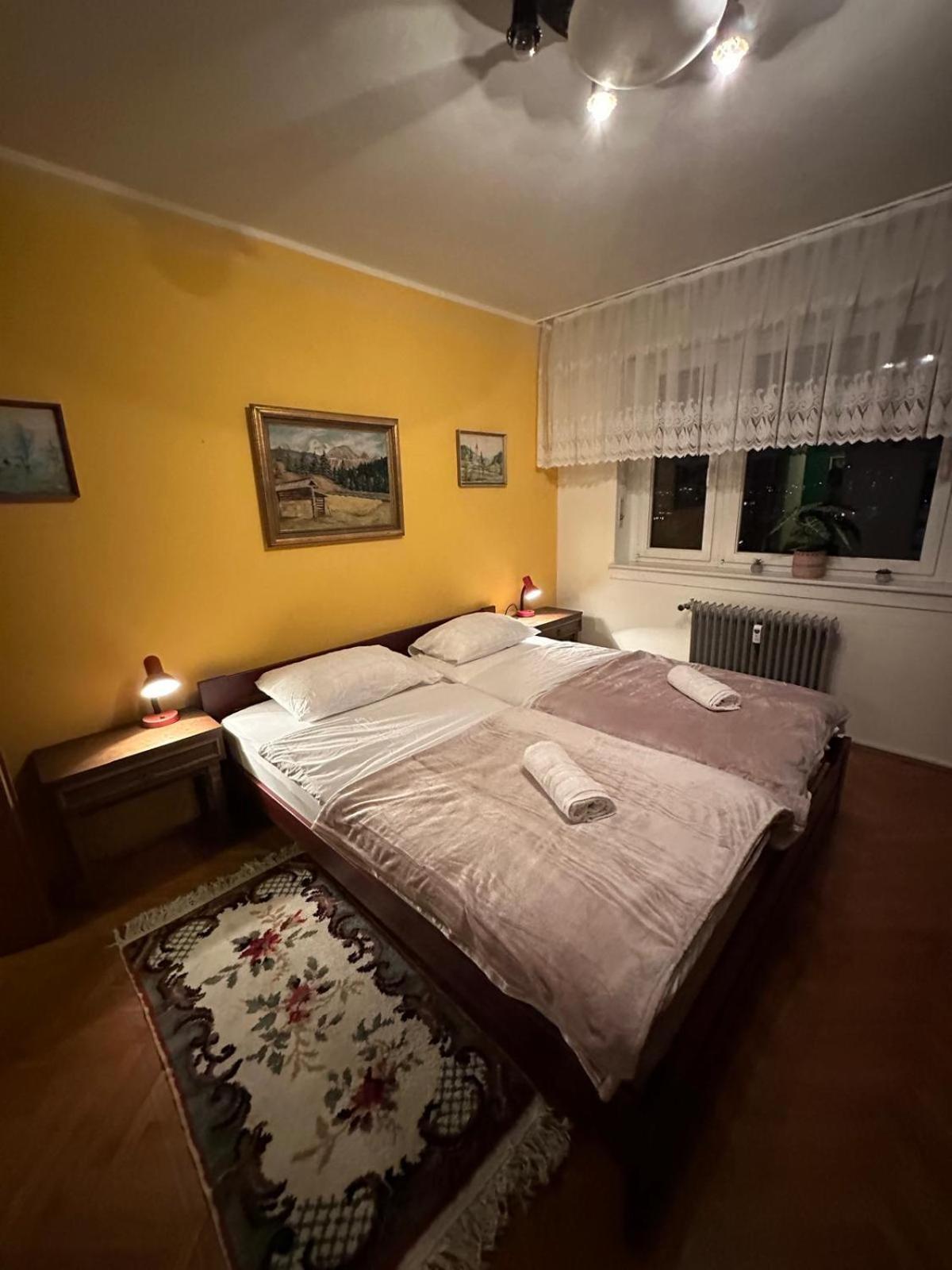 Apartment Center With A Castle View, Parking *